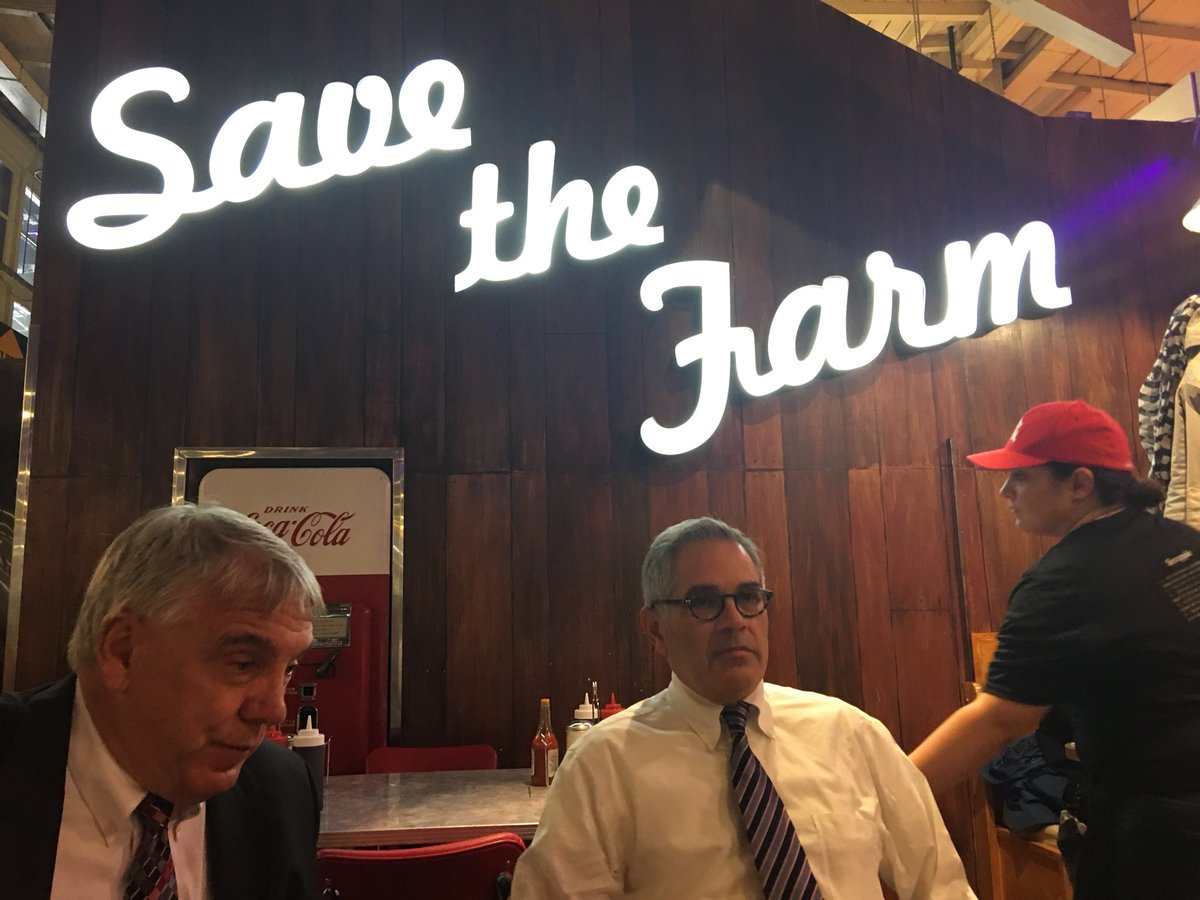 EverydayasOrenG's tweet photo. Help #savethefarm. Vote #krasner4DA #push121 #nov7 https://t.co/mkYkdOIQ1C