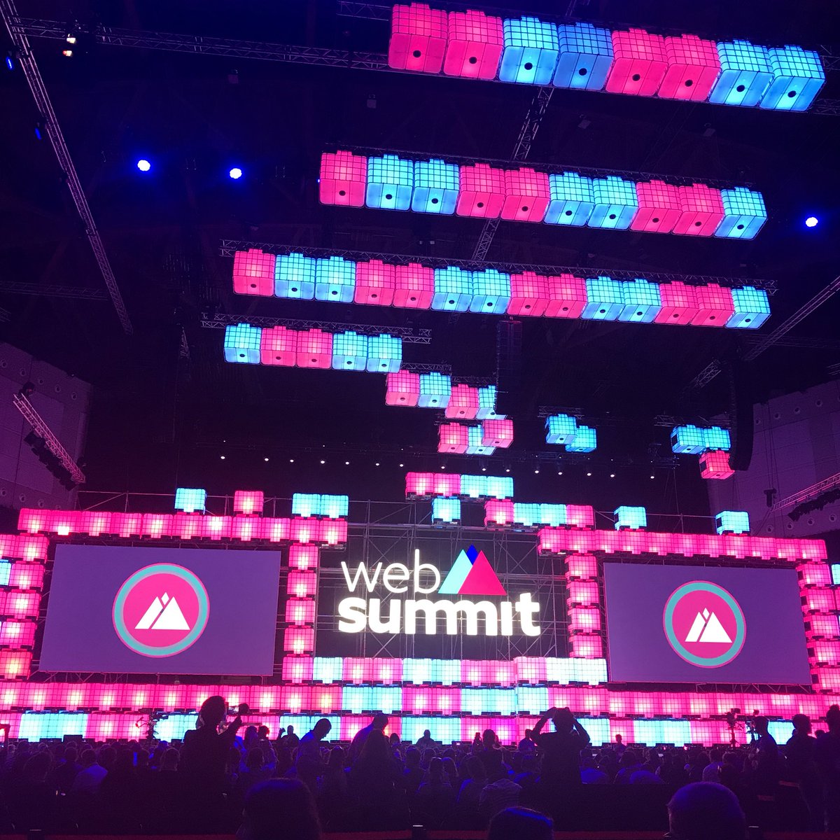 MatSabbagh's tweet photo. Wtf this is it!... ready to take off #inspiration #websummit2017 making a #goodmoov https://t.co/57HboX1ddo