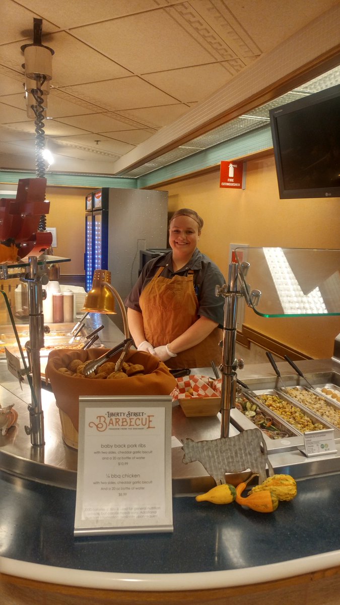 Morrisoncchs's tweet photo. Come join Chef Brooke in the Riverfront for Liberty Street BBQ all this month! #libertystreetbbq #morrisonhc #deliverflavor https://t.co/ZEzHchjxyy