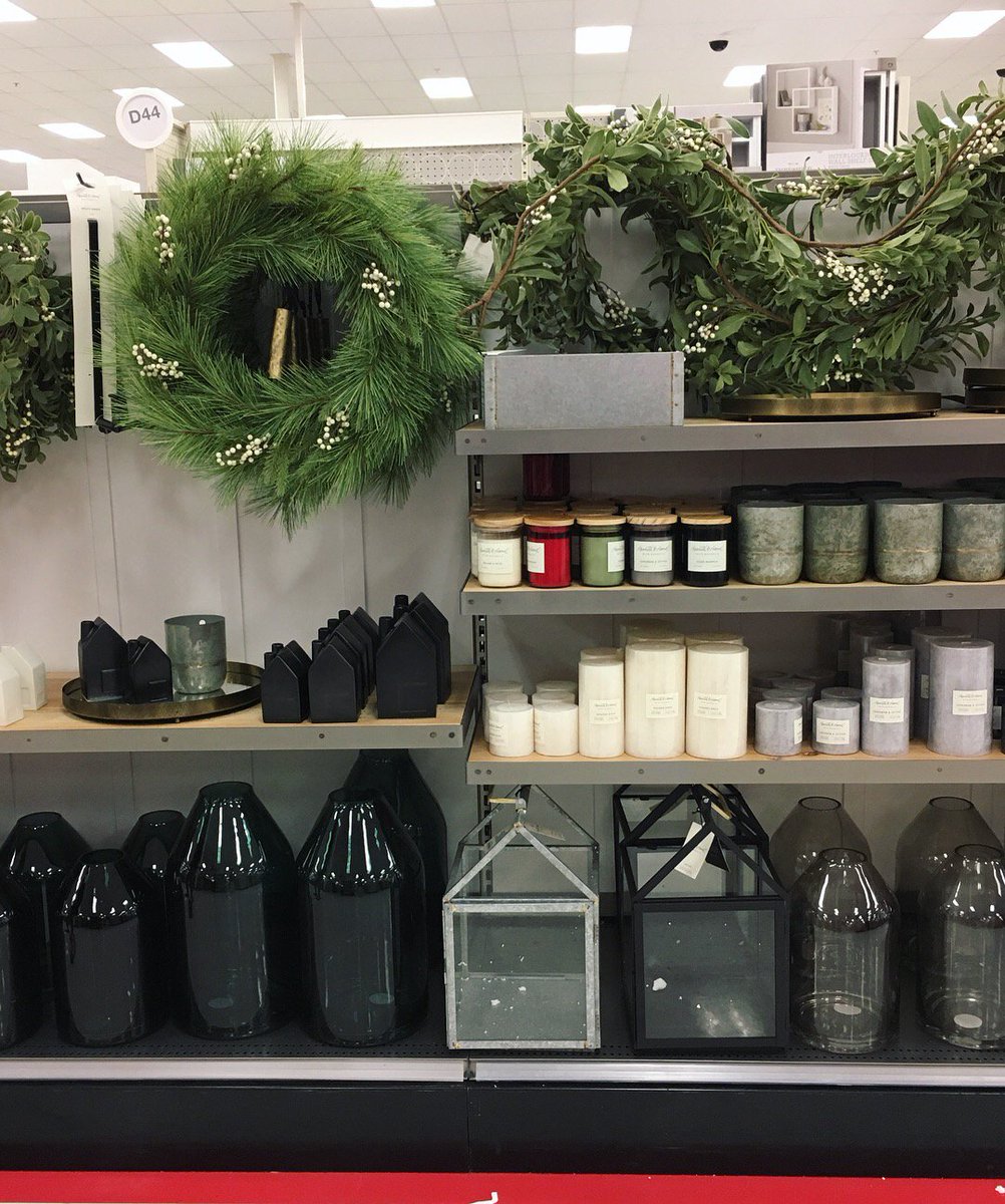 T2346vml's tweet photo. It's finally here! Hearth &amp; Hand is flying off the shelves &amp; here just in time for the holidays🎄 #T2346 #vml @OswaldDebbie @KColeman32 https://t.co/sfWO171pG0
