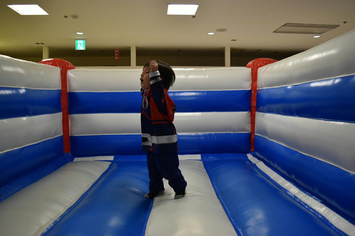 00de17's tweet photo. 前から気になっていた吉祥寺のSEIYUの遊び場で
幼馴染みの子供と遊んできましたー！息抜き( ☆∀☆)
遊び場は予想以上に楽しく四時間近くは一緒に遊んでたかな＼(^o^)／笑っ
是非っ！笑っ https://t.co/62lvHOu3ZG