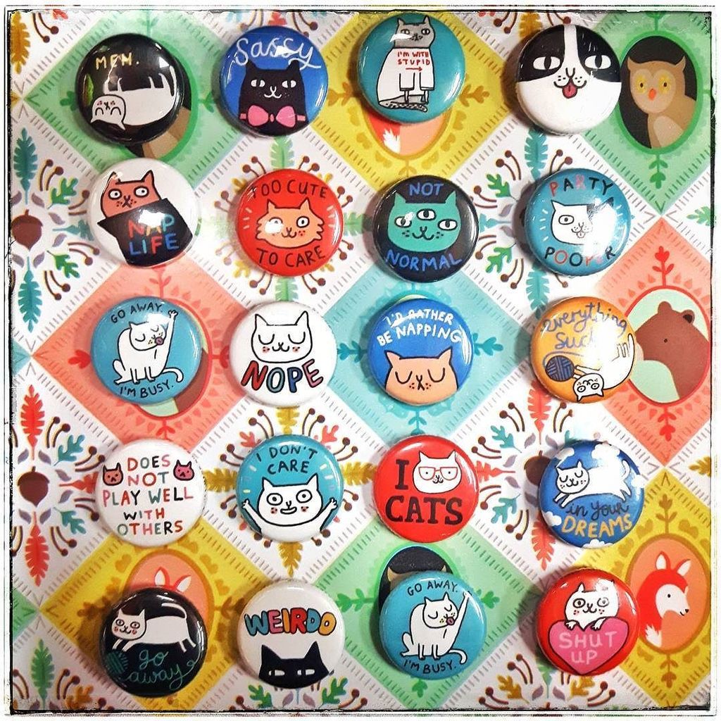 outerlayer's tweet photo. CUTE cat buttons by @gemmacorrell 😸 (Excuse the mad glare lol) #gemmacorrell #cutecats #catbuttons #buttons #buttonlife #ilovebuttons #butt… https://t.co/RZv8uy3WdX