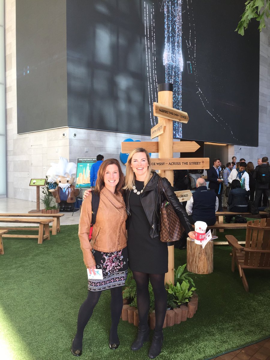 jthancock515's tweet photo. #Dreamforce2017 https://t.co/5oOgOTvPIh