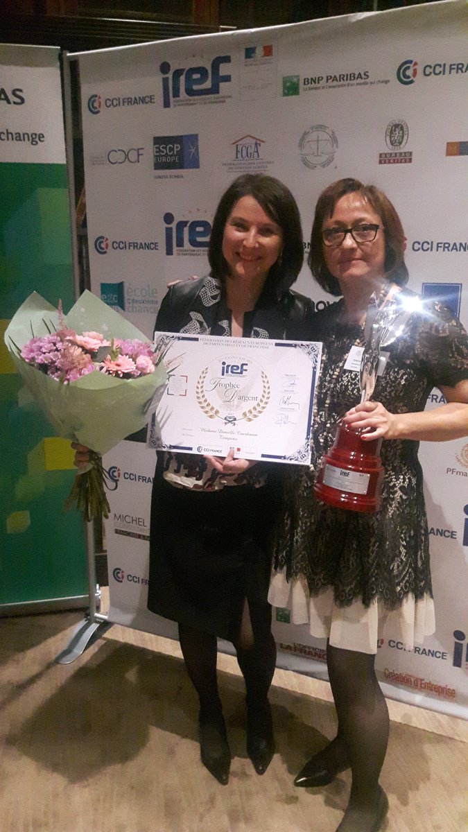 emploitemporis's tweet photo. Danielle Courdouan, franchisée Temporis à Toulon, reçoit le Trophée d'Argent à l'IREF ! #TropheesIREF2017 #temporis #iref https://t.co/p7xqZuY2oH