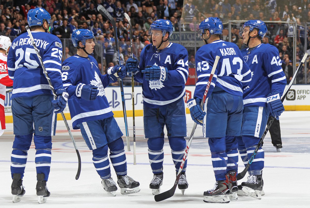 MapleLeafs's tweet photo. Tonight we’ve got #SelfieSeats so you can bring yourself to the game (and make friends). #TMLtalk
TICKETS: https://t.co/R6zvHeRkmF https://t.co/idAWP8jb7U