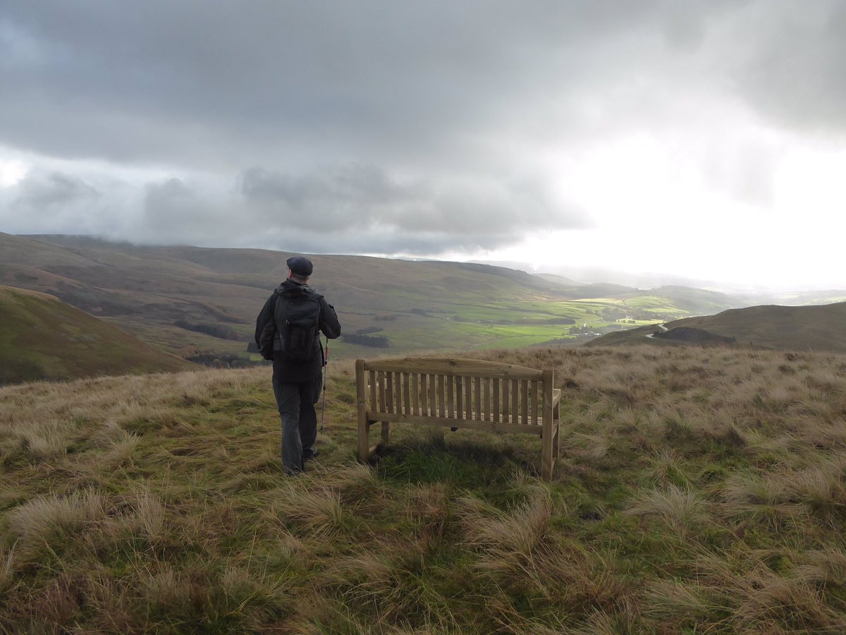 onLoughrigg's tweet photo. Overlooking #Annandale and #DevilsBeefTub @MyFaveBench https://t.co/MEq79gEkGi