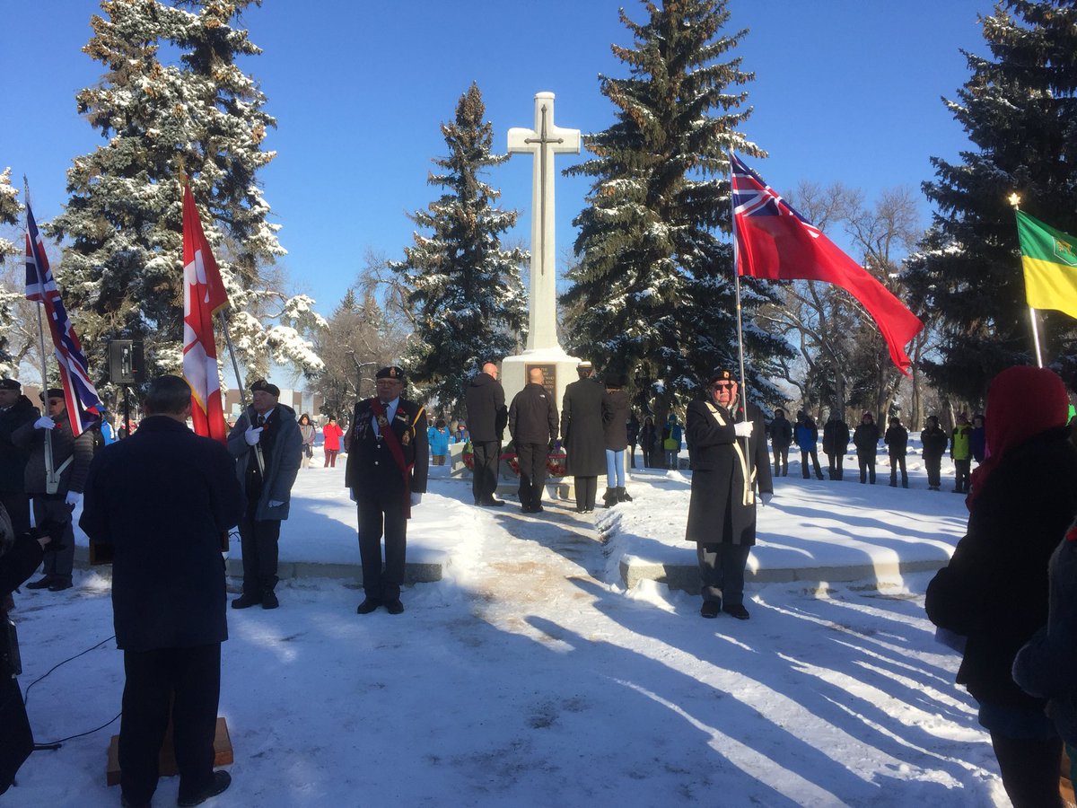 RCSD_No81's tweet photo. @DomenicScuglia lays a wreath on behalf of RCSD. @StNicholasRCSD #HMCSQueen #NSLA #LestWeForget https://t.co/VUEW3gWa2K