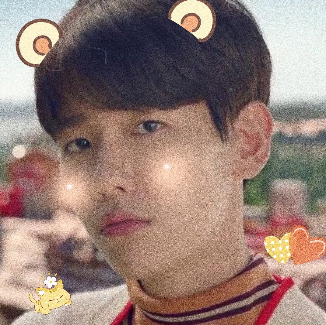 exosofties's tweet image. ♡ #baekhyun ˖°.* #변백현 ˖*°࿐*ೃ  .  ⋆