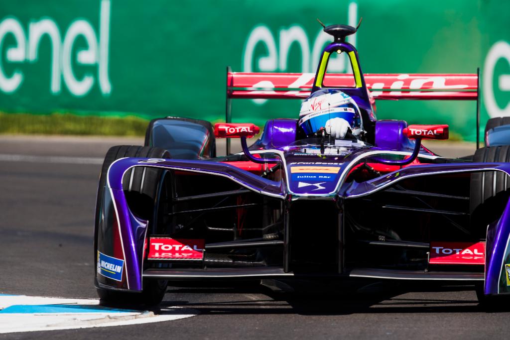 DS_Nederland's tweet photo. #Zwart of #paars? #Testauto of #raceauto? #FormuleE https://t.co/lLdeDi9E7t