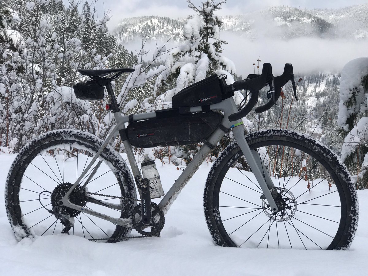 Ty_Hamilton's tweet photo. Fall in Montana. 😊❄️#sufferincomfort #THTraining #Missoula https://t.co/tw0RlPtkad