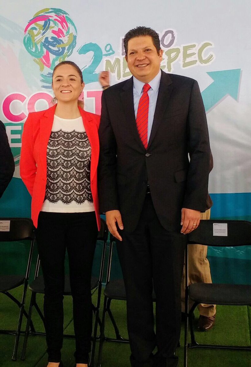 GabsBringas's tweet photo. Para @DavidLopezDLC los emprendedores son motores permanentes para el crecimiento económico. Visiten la Expo “Metepec Contigo Emprende”. https://t.co/bezBU0iEjS