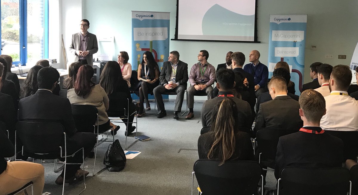 Ruth_S_'s tweet photo. Our business unit panel share their thoughts with our new joiners &amp; great to see #CFLP2017 member @frankroche1969 #GAPBeInspired https://t.co/kTLytmr5a0