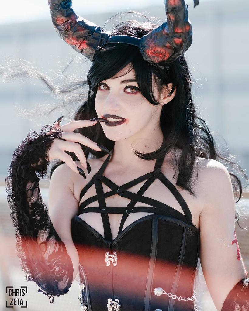 chriszeta_'s tweet photo. #demon #demongirl #cosplay #cosplayer #cosplaygirl #Romics #romics2017 #model #cosplaymodel #cosplayphotography #c… https://t.co/2yP02SZw75 https://t.co/a9xFEFXoCb