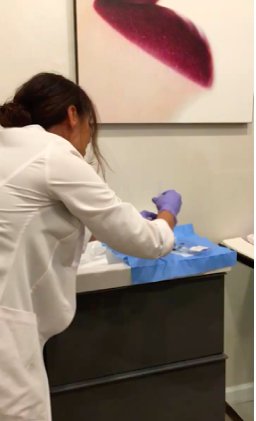 LexiDesignSpas's tweet photo. The Queen of Injectables, @nicolefronterabeauty about to inject me with PRP. YAAAASSSSS QUEEEEN!!!! Liquid Gold!!!
#lexidesign #dayspa #spa https://t.co/3pHJn59esr