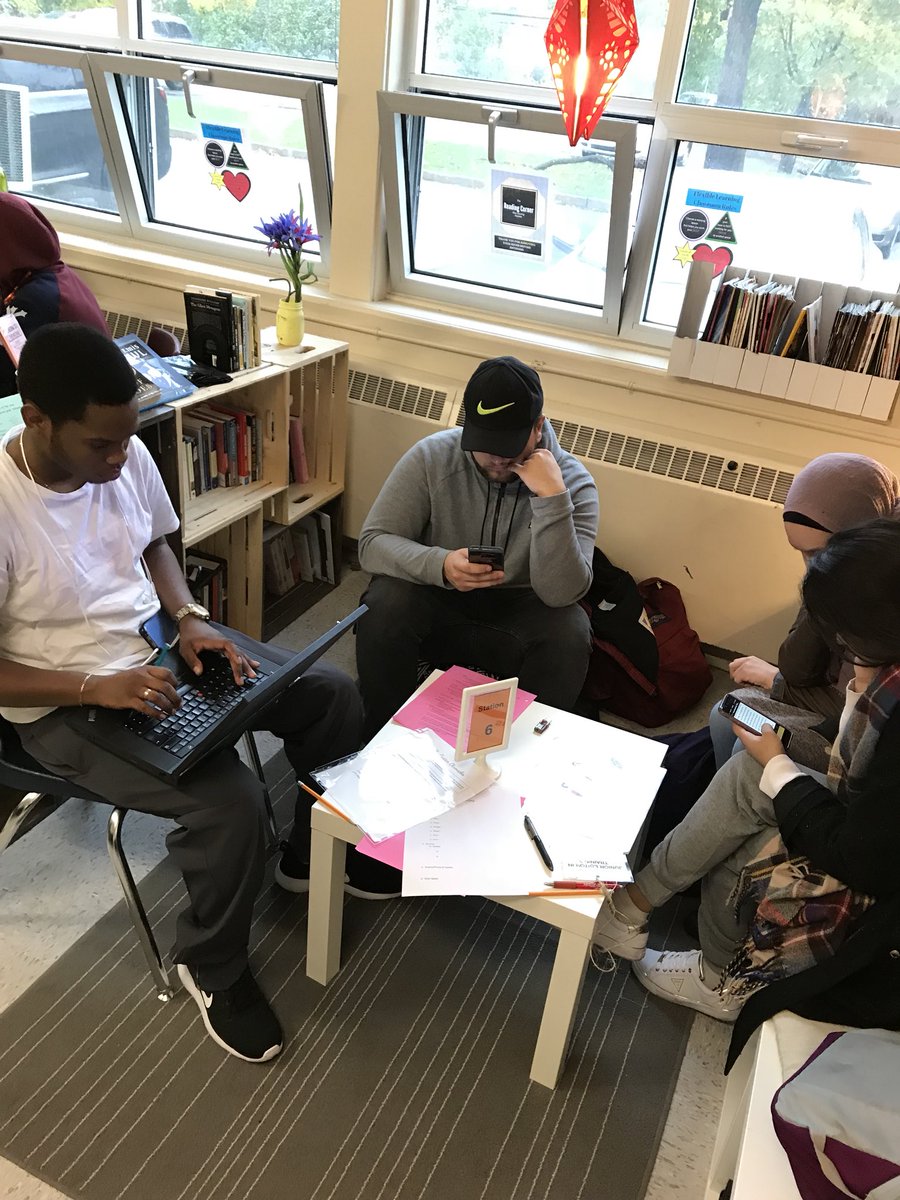 NatashaBellows's tweet image. Turning narrative fairy tales into informative news stories #cellsphonesaslearningtools #flexiblelearning #flexibletech #stations