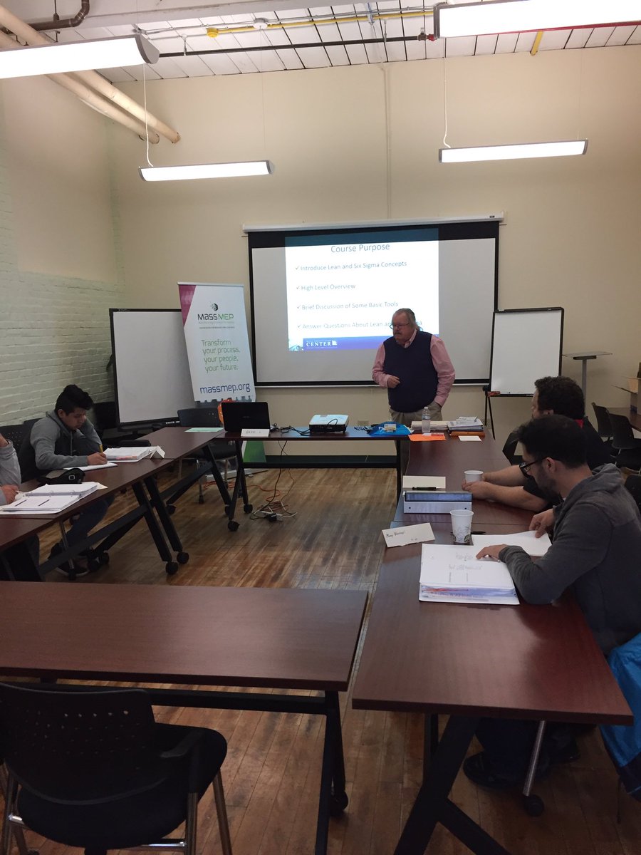 CoakleyChuck's tweet photo. @MassMEP @BristolCC #smamc SMAMC GNBWIB Pipeline Training for Princ of Lean at Quest Ctr, Brad Voelz instructing Nov 6, 2017 https://t.co/t27h2TmtP3