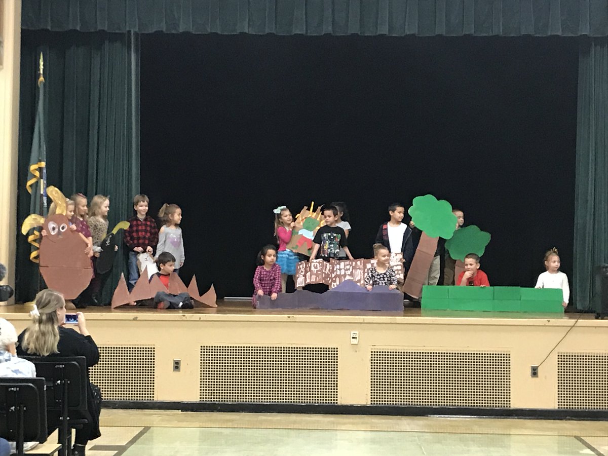 MMcHenryCushman's tweet photo. Wonderful performance by Ms. Lavin's class of the Three Billy Goats Gruff! #LucyCalkinsUnitsofStudy https://t.co/DidPhqzz5J