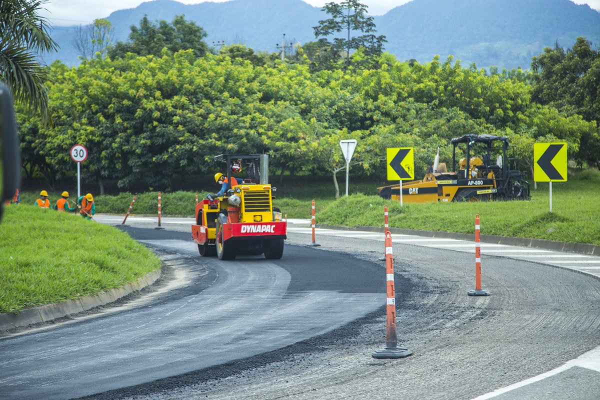 ANI_Colombia's tweet photo. ¿#SabíasQue en la vía Bogotá - Girardot se han generado cerca de 900 empleos entre directos e indirectos? @Via40Express #ANIAvanza https://t.co/HURMN6aXad