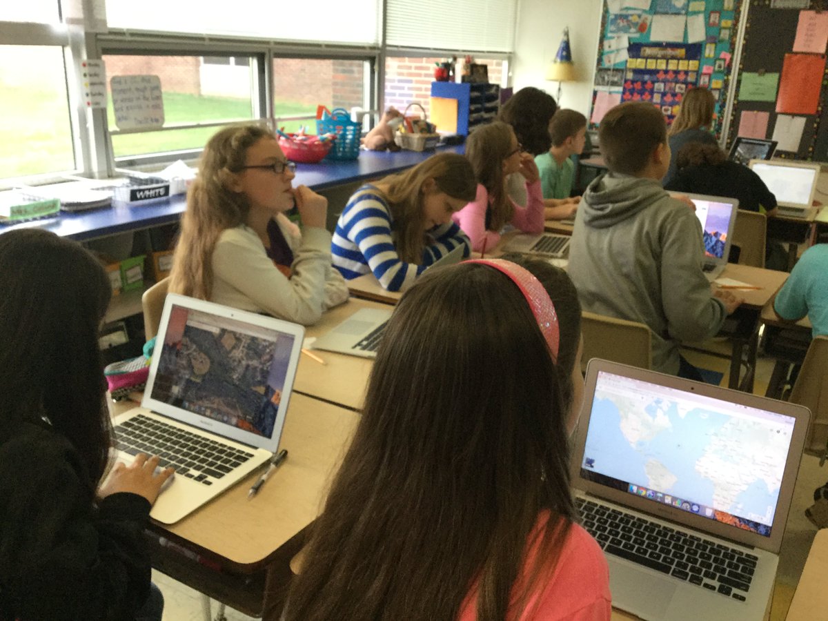 colinocrew's tweet photo. Thank you Mrs. Malloy's class in Long Island, NY for discussing A Long Walk to Water with us. #GRA17 #globalreading https://t.co/W4guWNNINl