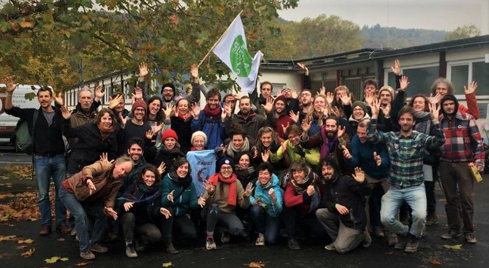 Climate_Express's tweet photo. Every @Climate_Express 'er who joined @Ende__Gelaende has returned safely! #soproudofthem #Bonngo #NietTeStoppen #PowerToThePeople #COP23 https://t.co/R3QcNP6cP6