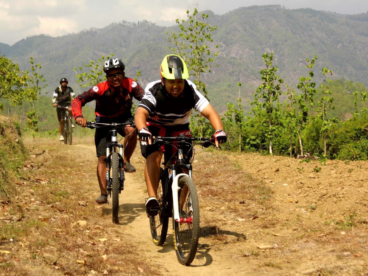 gedankgodog's tweet photo. Test ride gokil #Ponorogo #gowes #mtb #mtbid https://t.co/7Ufnthoq6G