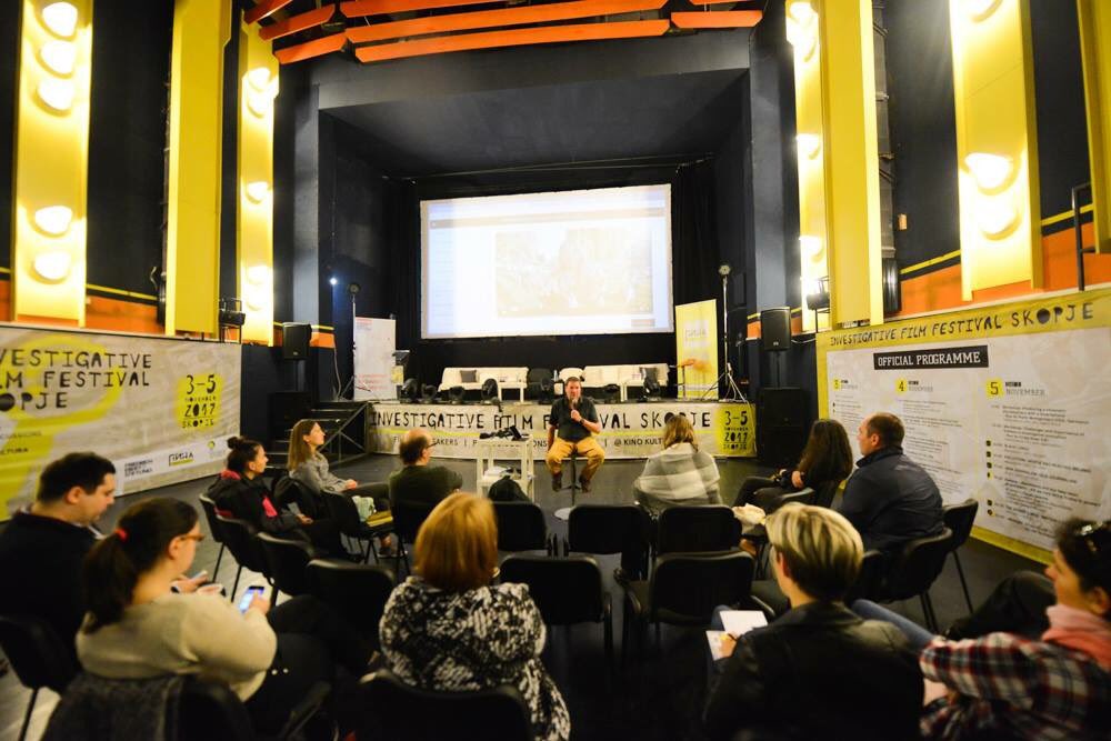 videojournalist's tweet photo. @HeliumCine @rodemics @MoondogLabs and me at the #iffsmk #cinema #Mojo workshop in Skopje. https://t.co/99y42BFl0P