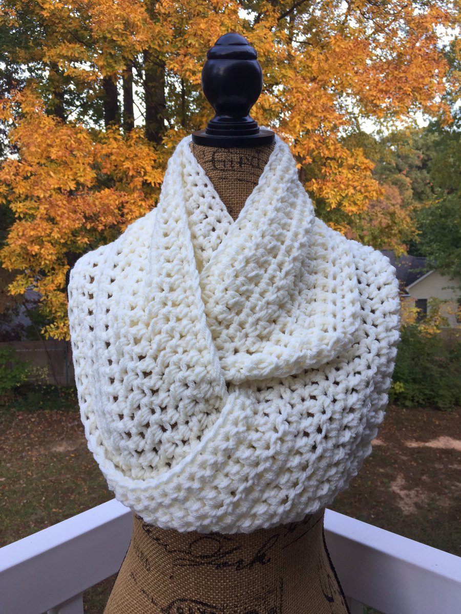faithandgraceco's tweet photo. https://t.co/NNTEUFfmQN #oversizedinfinityscarf #crochetscarf #crochetinfinityscarf #giftsforher #handmade #etsy #accessories #winterwhite https://t.co/wIs50ps3cw
