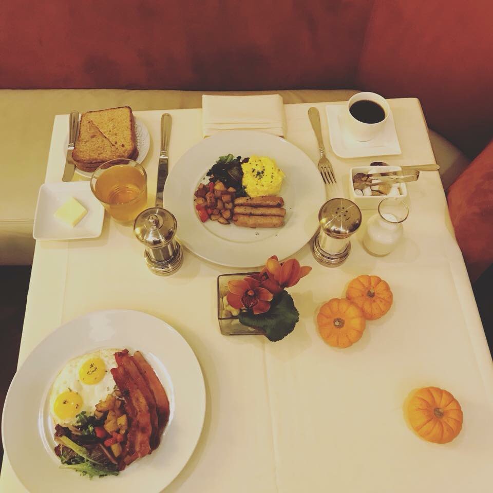 Treat yourself this holiday season. Book our holiday package today for great perks that include breakfast for two. goo.gl/ytmdVb