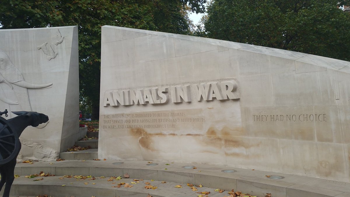 TSM_Bristol's tweet photo. Costing £1.4m, the Animals at War memorial inscription reads ..."to all the animals that served and died.."
 #slavetrade #victims #memorial https://t.co/RkRXBL5lOX