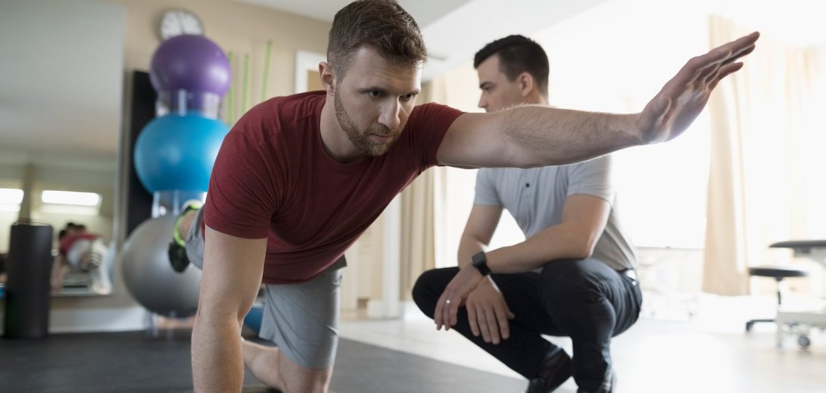 MaxVFitness's tweet photo. The entire point of an exercise program is to keep you healthy and injury-free. Don't be duped. https://t.co/GG7yS81vXQ https://t.co/HnvfS80WsP