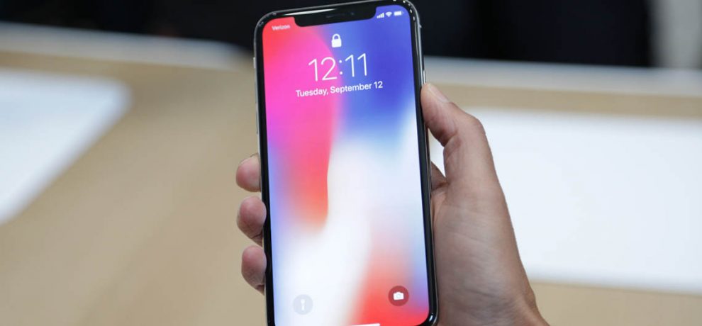 UNoticias's tweet image. ¿Y qué tal es el iPhone X? bit.ly/2j73lAp