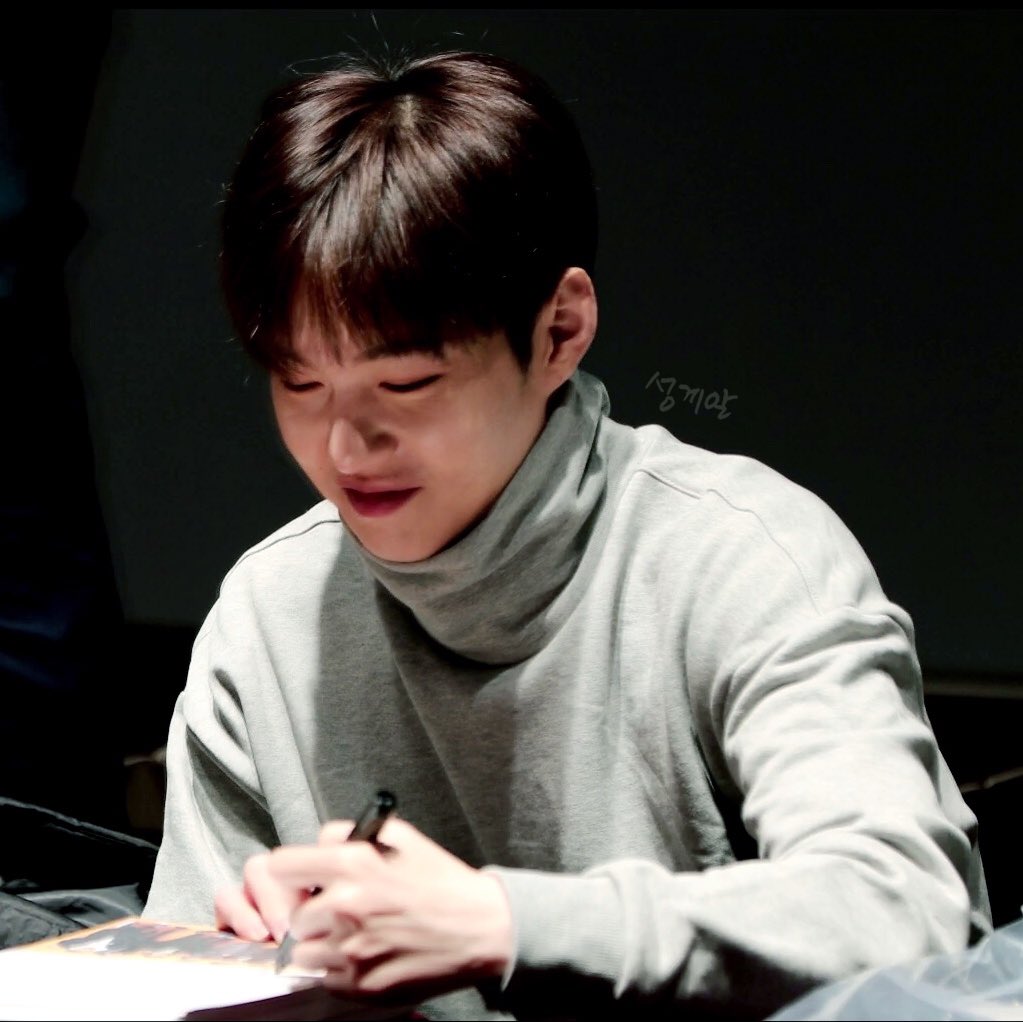 uneesushi's tweet photo. 자꾸 둘이 동시에 같은 말해서 씩 웃기 https://t.co/n51pQbXJwq