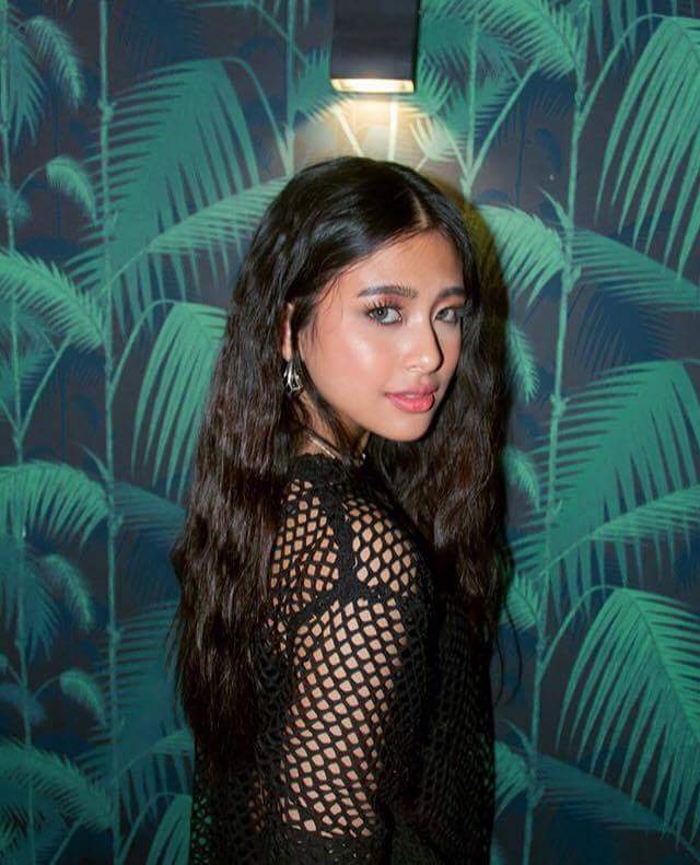 Gabbified's tweet photo. She's kinda look like DUA LIPA 😍🔥 https://t.co/h69QdQSNCb