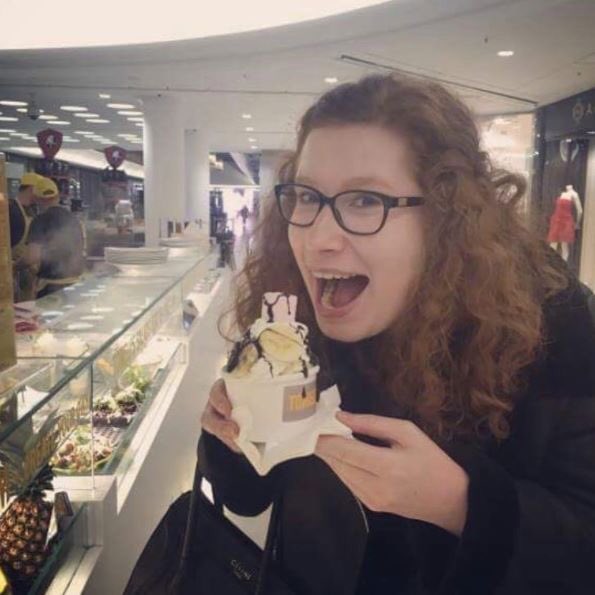 tomelisbc's tweet photo. It's getting cold outside but we still love froyo! Hope you enjoyed yours @lauren_sandler22 🍦 https://t.co/qciVj2tILP