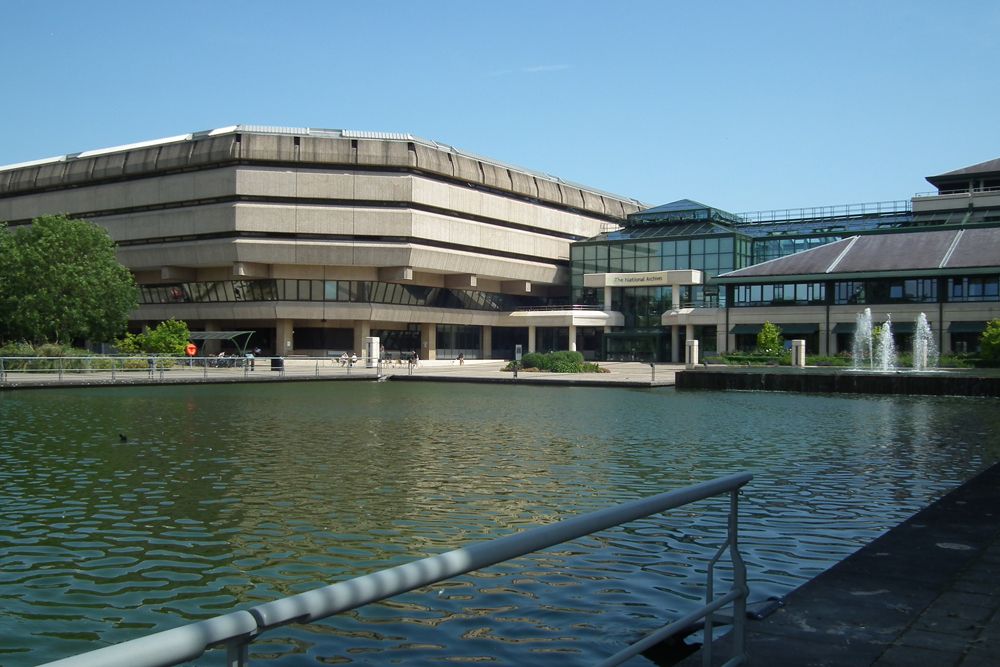 KIMexperts's tweet photo. Letβs take a look at the process from selecting records to what happens when they arrive @UKNatArchives and beyond! #recordselection https://t.co/D3sO7UnXz6