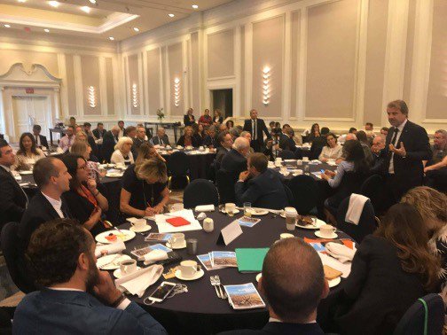 CCI_AMP's tweet photo. Coup d'envoi de la Mission #InvestInProvence à Miami @chauvinjl "Cette mission collective conjugue attractivité, business et diplomatie éco" https://t.co/vEBUQ0faay