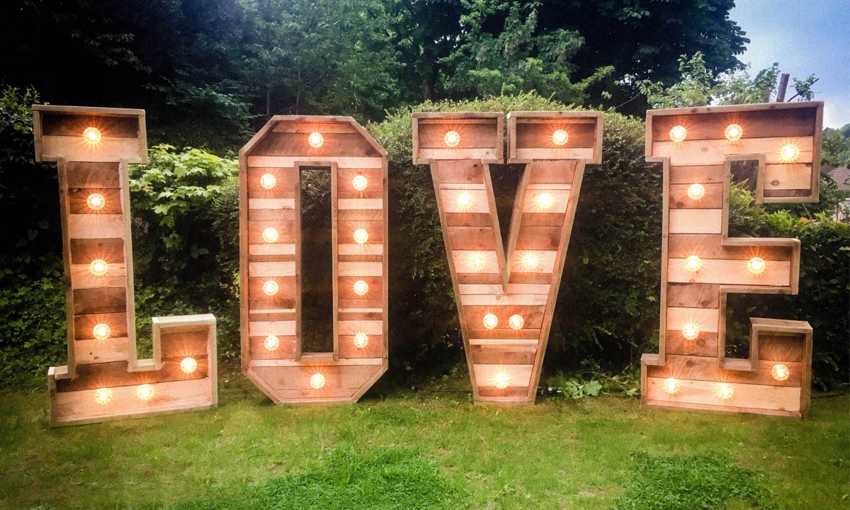RockMyWedding's tweet image. We're welcoming @ProperlyCo to #thelovelustlist in our South East Decor &amp;amp; Hire category. thelovelustlist.co.uk/properly-co/