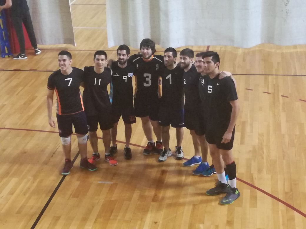 Mirá todas las fotos de la participación del Equipo de Voley Masculino de la <a href="/UMETeduar/">UMET</a> en los #JUR2017 --->facebook.com/umetdeportes/