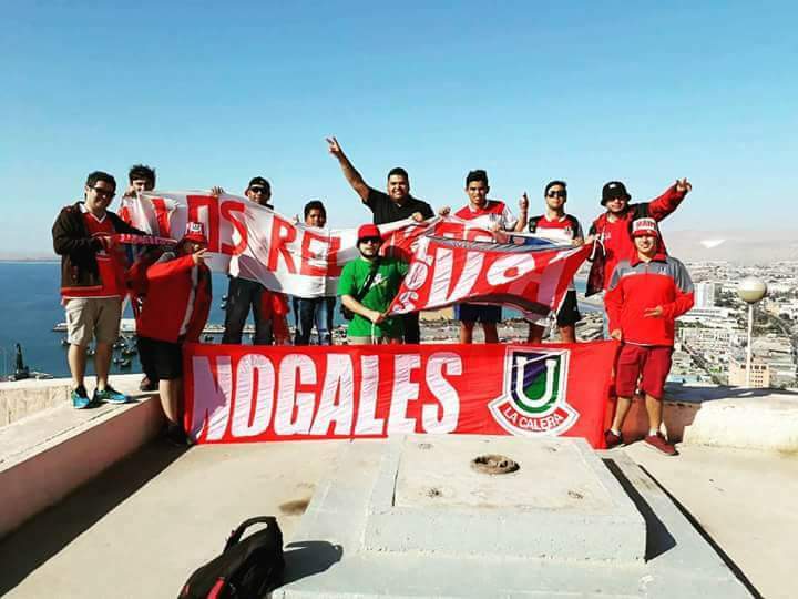 La_Galucha's tweet photo. Hinchada calerana en el morro de Arica ayer para cerrar la fecha y confirmar a La Calera en la final por el medio cupo de ascenso. https://t.co/QrCFzV7whc