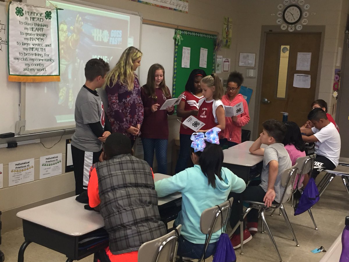 Anderson_beth81's tweet photo. 4H with Mrs. Chloe! #AISProud https://t.co/nlf1RGyANE