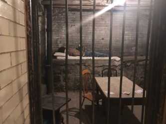 toriewrites's tweet image. In the basement of @gunter_hotel , the Hotel Jail catches the attention of many. "It's definitely haunted", said a hotel guest. (3/5)