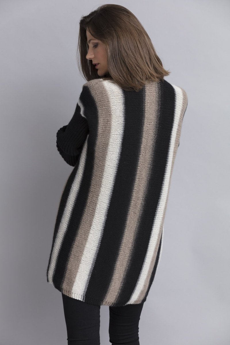StringYarns's tweet photo. Two gorgeous cashmeres come together in this month's #StringSpecial, the Doris Striped Zip Coat. Get it for 20% off! https://t.co/2J9dPJ1WH1 https://t.co/r0NBK1rVFl