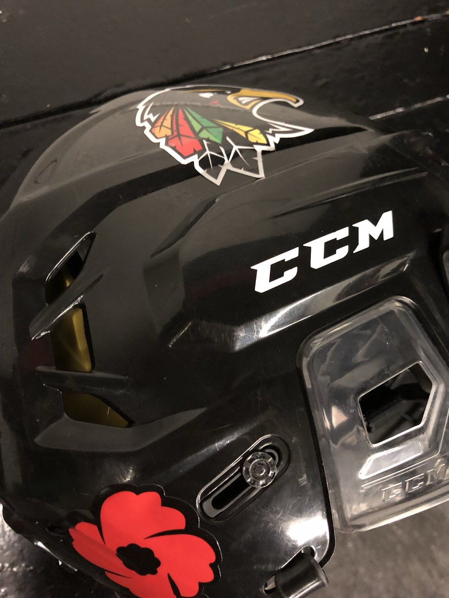 pcsailorshockey's tweet photo. We honour our Canadian veterans with the newest addition to the boys buckets #LestWeForget @OHAhockey1 @GOJHL https://t.co/7cE04KbOIn