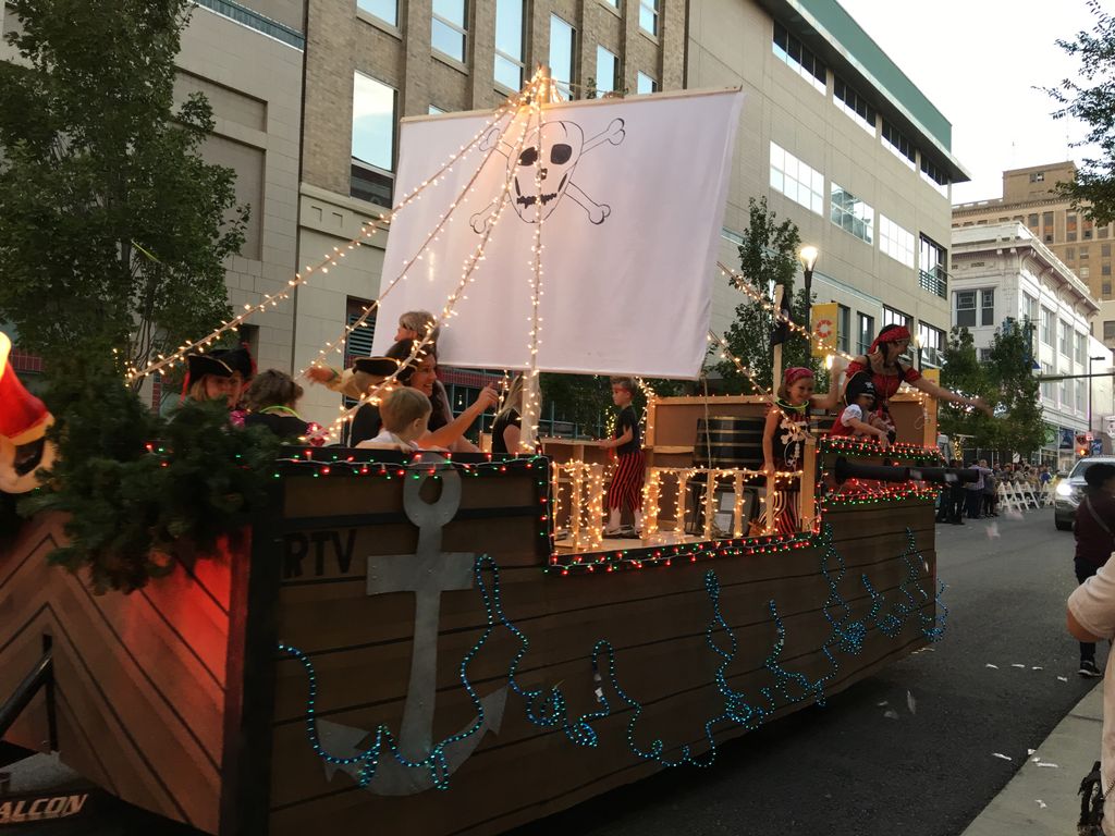 Creative Corridor LR tweet media