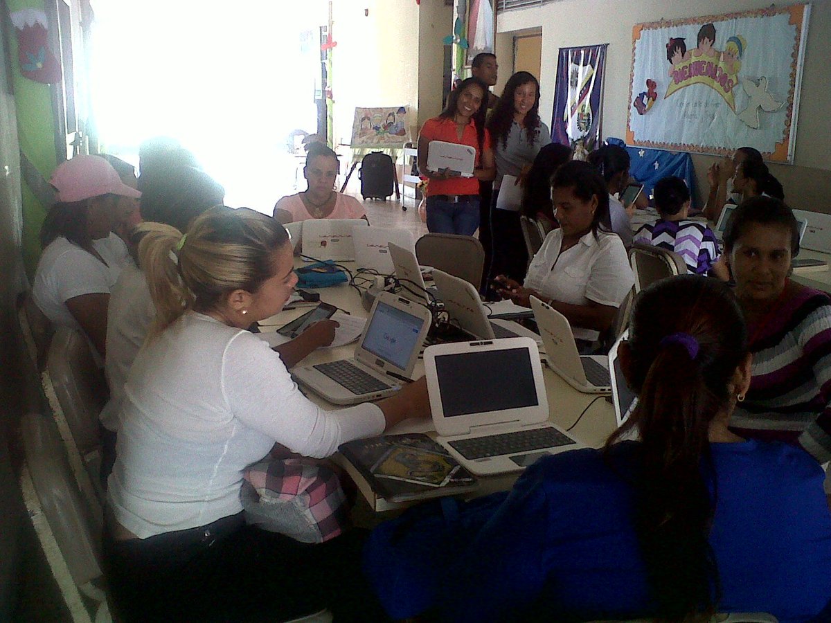 cbitsucresanton's tweet photo. # Creado la tropa twitera educativa circuito 1 y 4 del Municipio Mejía, edo Sucre, en defensa de la revolución tecnológica educativa https://t.co/nUTeT5L07Y