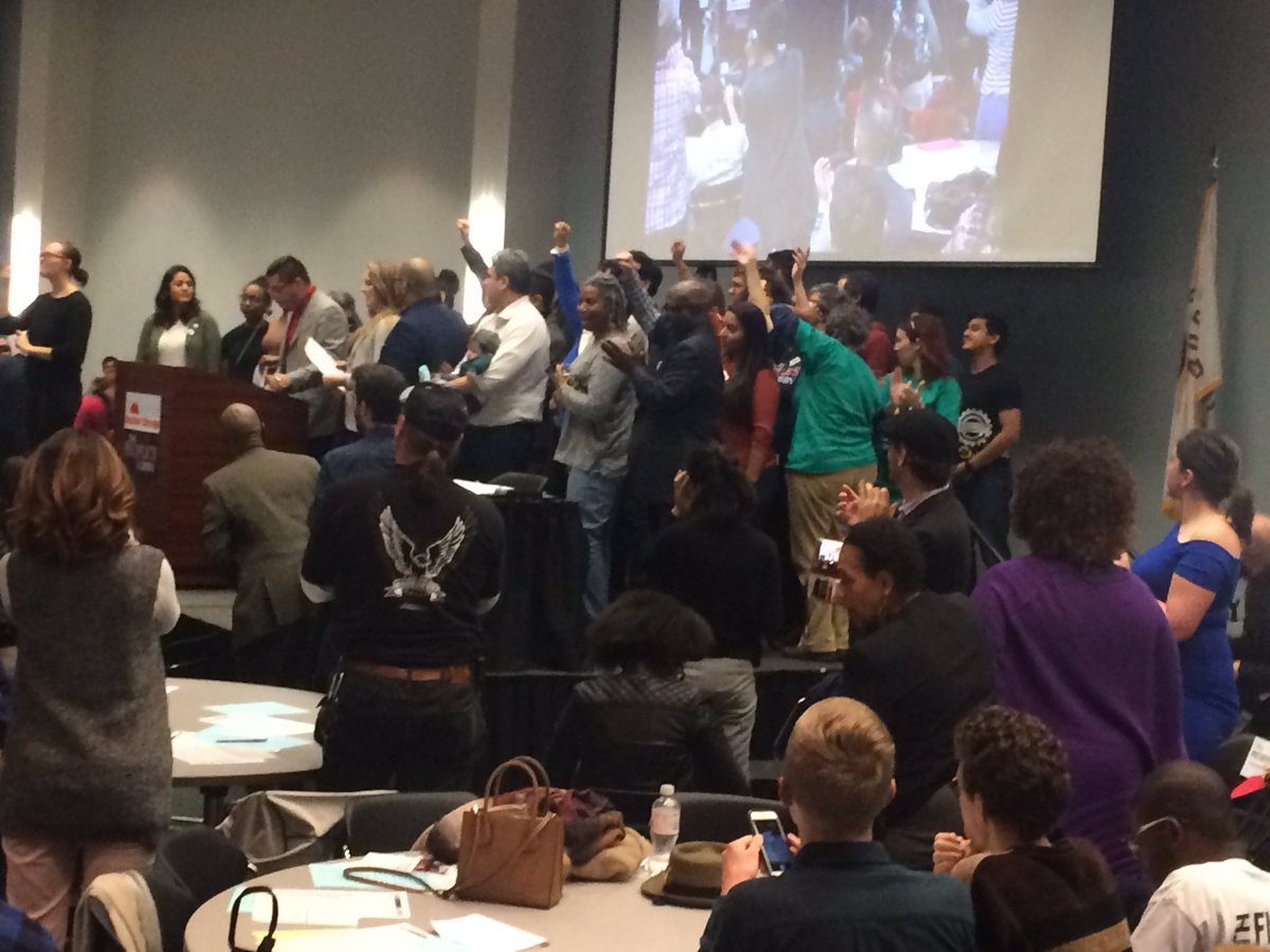 ILGreenParty's tweet photo. Yesterday your IL Greens took the stage w/100s and pledged to run as accountable, people-powered, no-corporate-$ candidates! #protest2power https://t.co/v99kbVRRC8