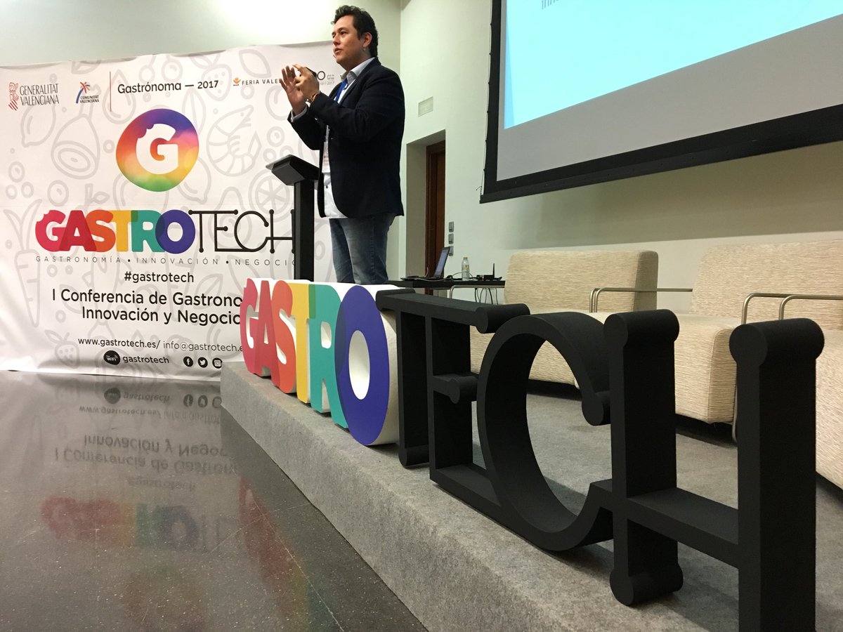 GastroTech_es's tweet photo. .@laloplascencia @CIGmexico nos presenta la ‘tacoteca’ más grande del mundo: #1000tacos2015, gérmen de sus investigaciones. #gastrotech https://t.co/PCcqNPLfi8