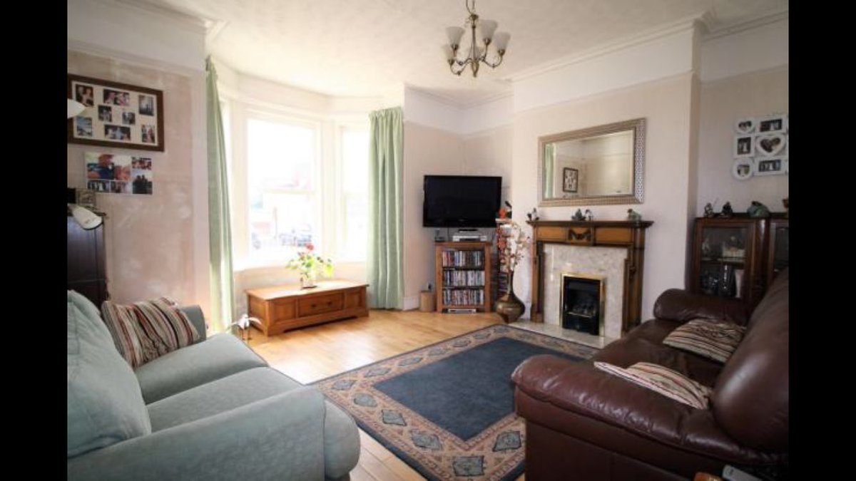 SmartExmouth's tweet photo. 🏡FOR SALE - OIEO £400,000 Victoria Road 🏡#property #forsale #exmouth https://t.co/Qqcz2ffR3v