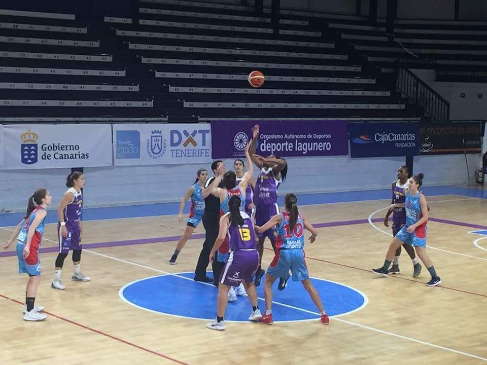 DeportesGR's tweet photo. BALONCESTO | Corral y Vargas Granada pierde en tierras tinerfeñas en la Liga 2 Femenina | @CDRaCa @LauraArrojo7 | https://t.co/H6qqF5Vbw5 https://t.co/eD1snfLTL0