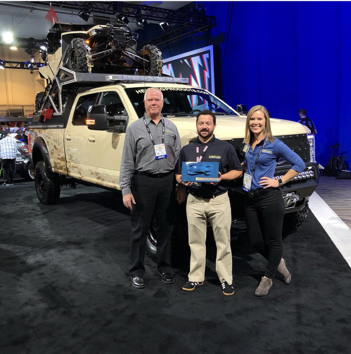 buggywhipinc's tweet image. Congratulations @HellwigProducts ! Awesome award by @Ford for Outstanding Achievement in Design at @SEMASHOW #buggywhip #ford #hellwig